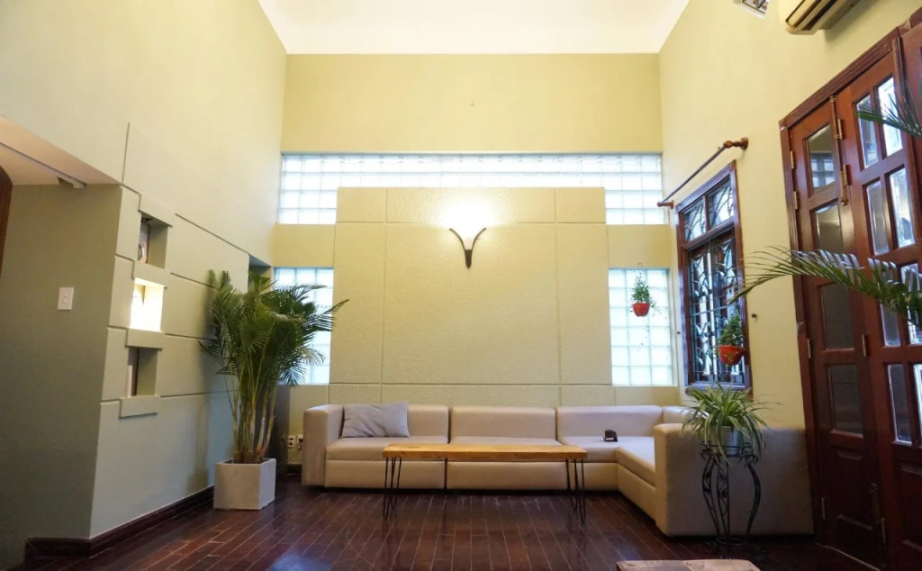 Leiden Homestay & Cafe
