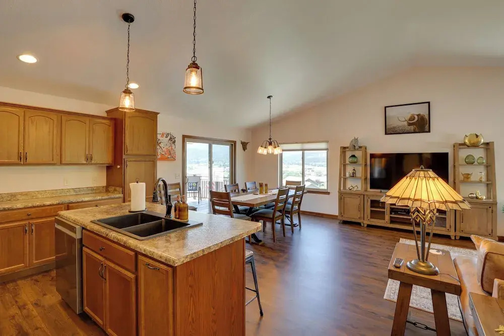 2 Mi to Downtown Sturgis: Quiet Ranch Home w/ View