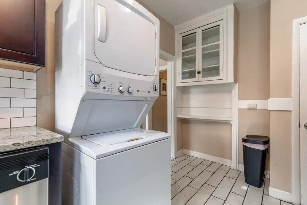 Spacious CWE Apartments near BJC by Zencity