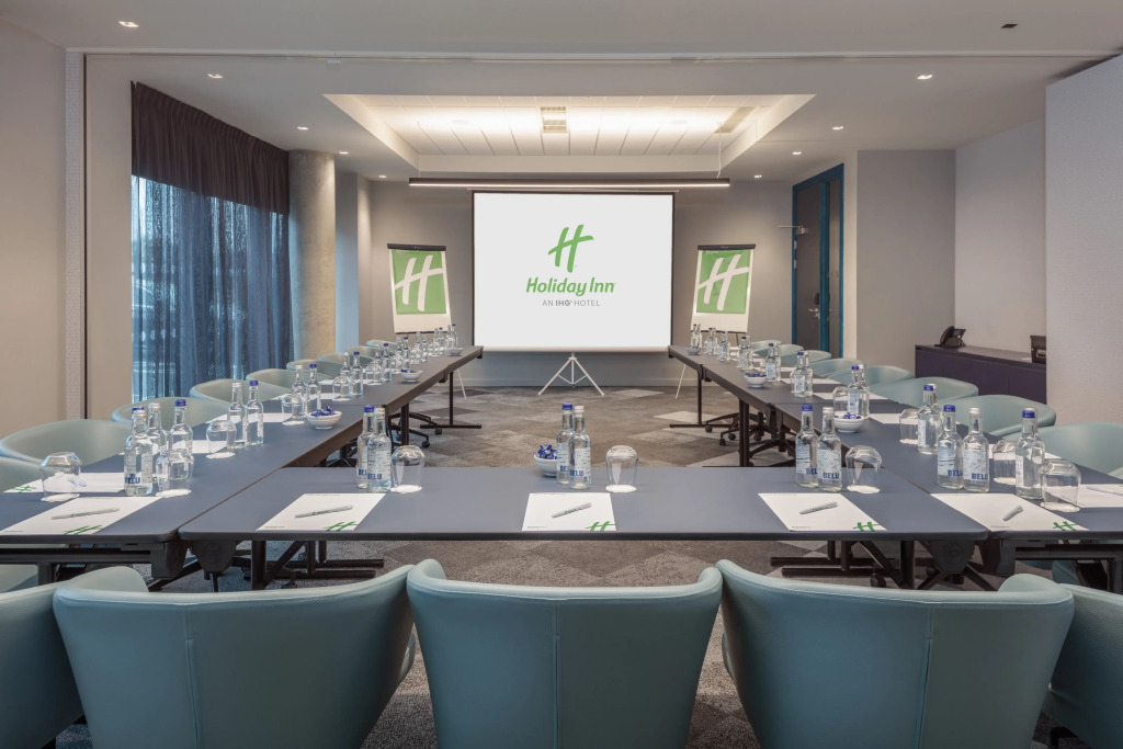 Holiday Inn London Heathrow - Bath Road by IHG