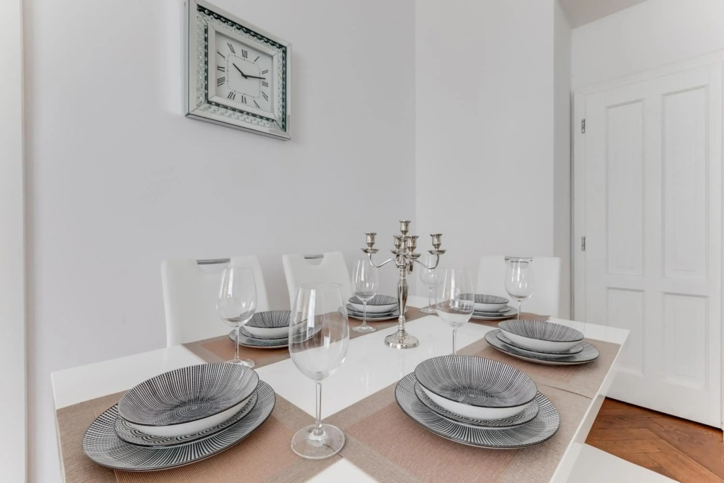 Luxury Riverside Apartments In The Center Of Prague