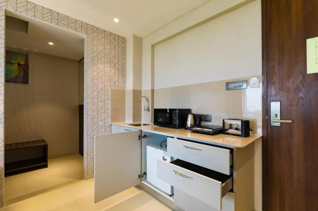 AR Suites Jewels Royale - Koregaon Park NX