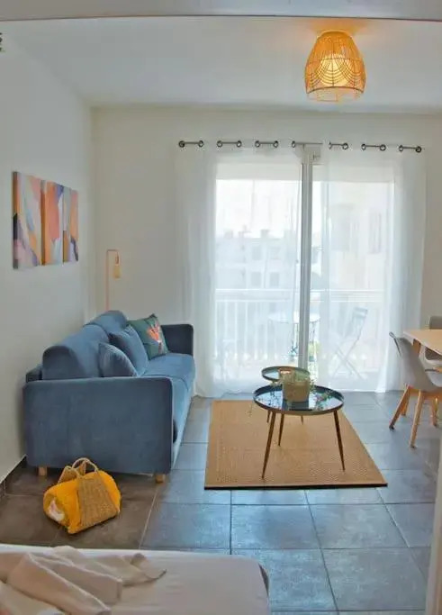 Studio terrasse vue mer à 1min de la plage et tram