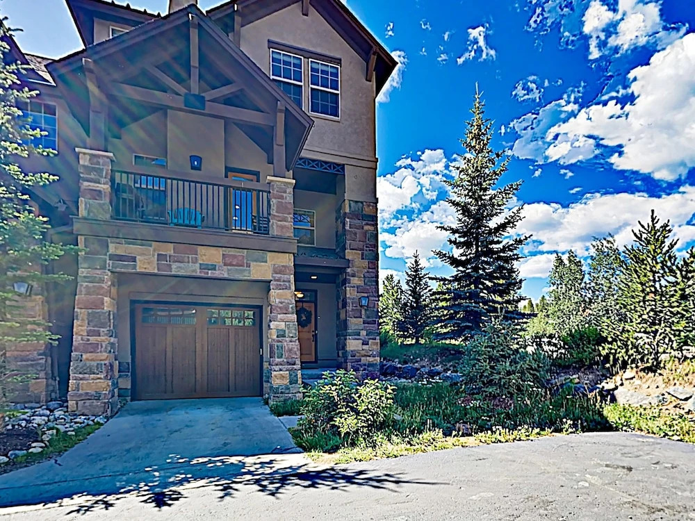 New Listing! Alpine Oasis W/ Hot Tub, Near Slopes 4 Bedroom Townhouse