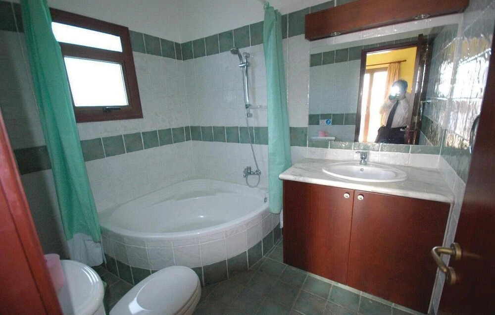 Nice Home in Pegia-paphos With Wifi and 4 Bedrooms