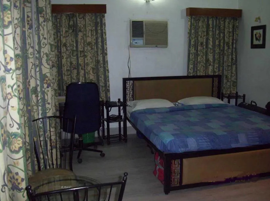 Rupkatha Guest House, AE-240 Sector 1