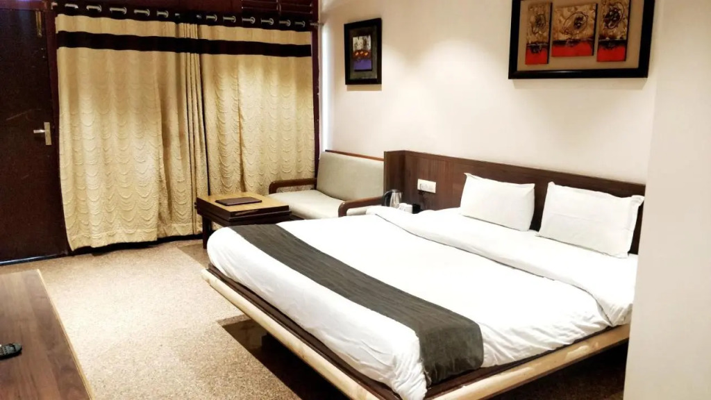 Hotel Mount Regency