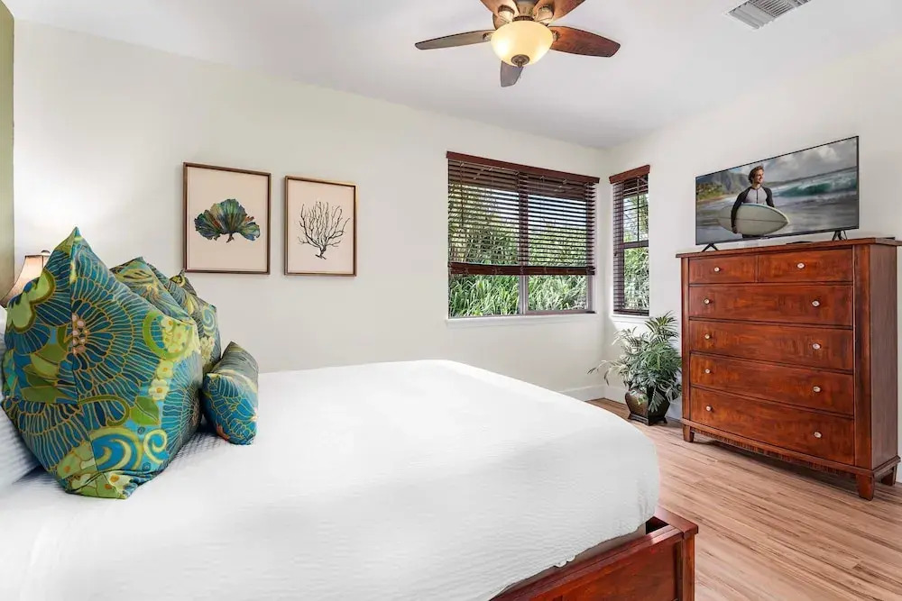 Updated Unit - Perfect Location - Vrkcv