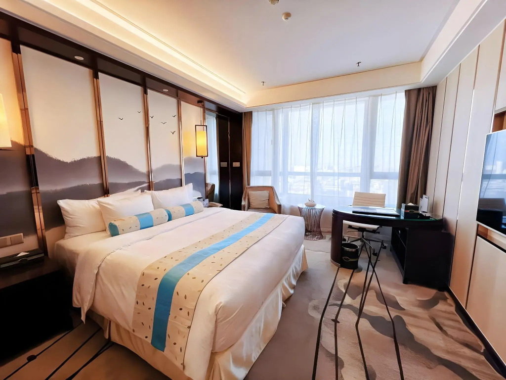 Menshine Gloria Plaza Hotel