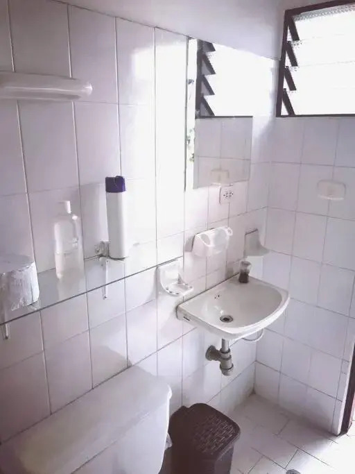 Hermoso apartamento en el centro historico de San Gil, junto a agencias de turismo, restaurantes, Gallineral, transporte, supermercado, panaderia, parking I 2