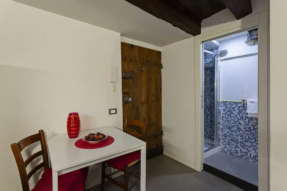 Wood and Stone Apartment in the historical center
