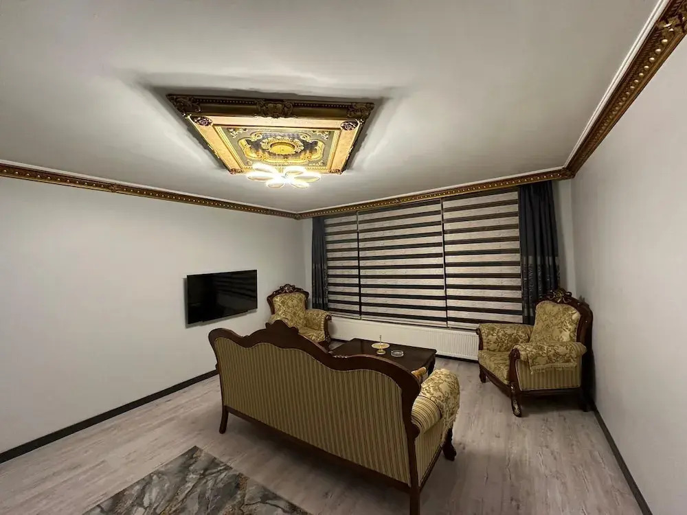 Şatom Sui̇t