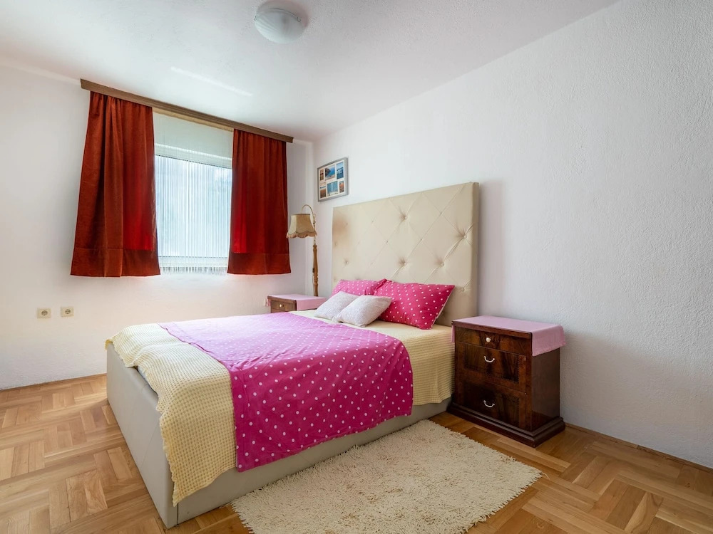 Modern Apartment in Okrug Gornji With Swimming Pool