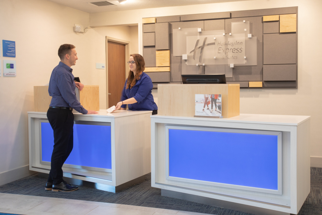 Holiday Inn Express Hotel & Suites Longmont by IHG