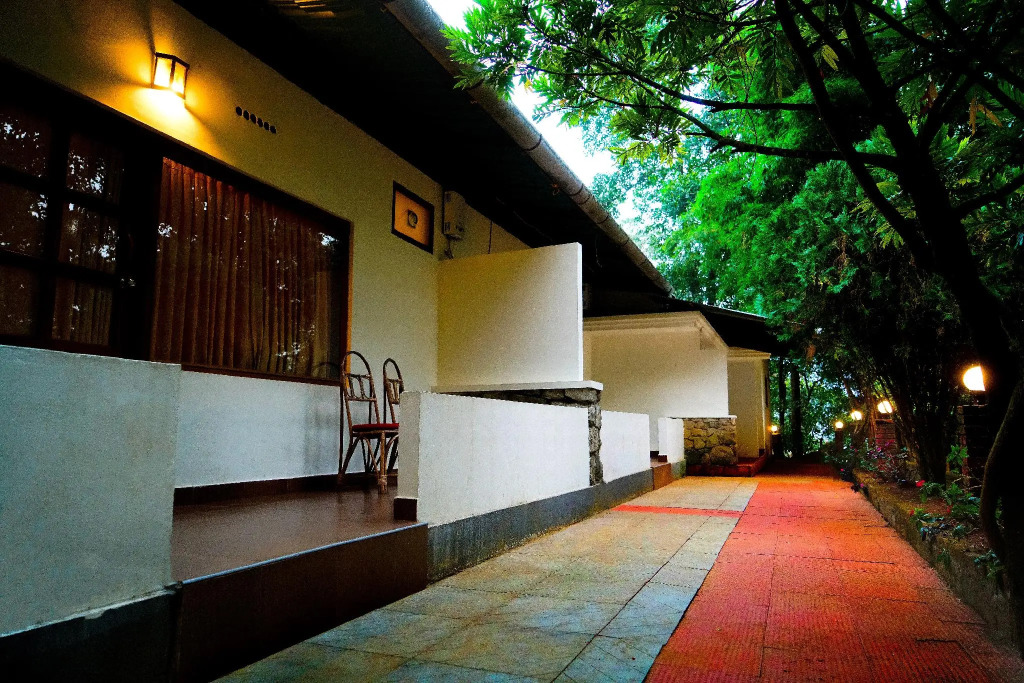 Glenmore Resorts Munnar