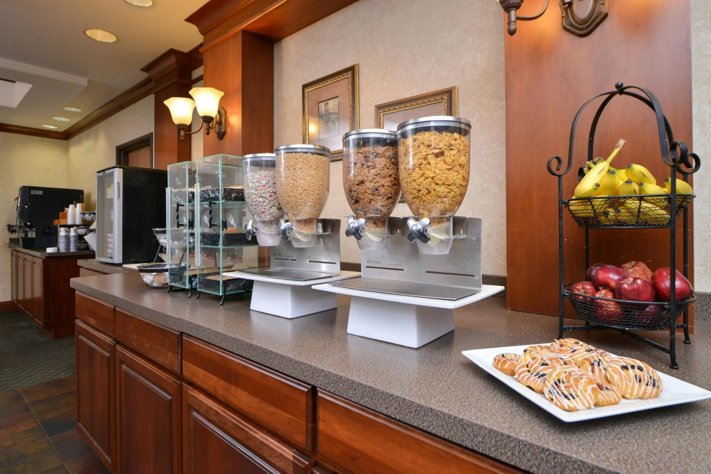 Best Western PLUS Sparta Trail Lodge