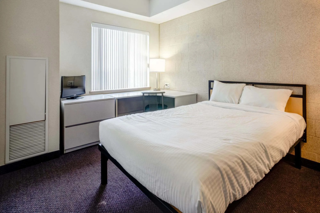 Residence & Conference Centre - Niagara-on-the-Lake