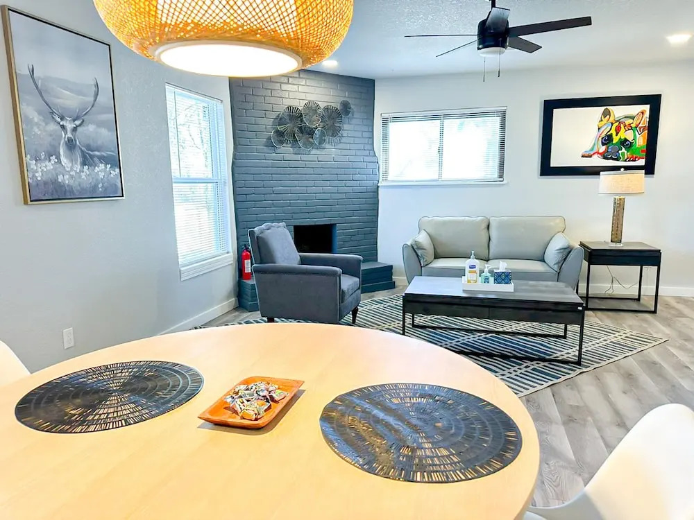 Vintage Gem in Prime Location Cozy 1BR Oasis