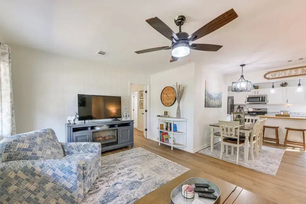Walk to Dtwn Pine Mountain! Quiet Cottage w/ Yard