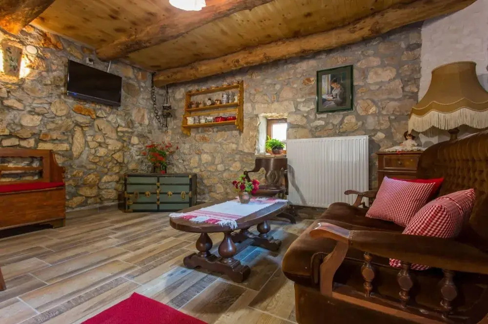 Peaceful Getaway in Polje with Garden