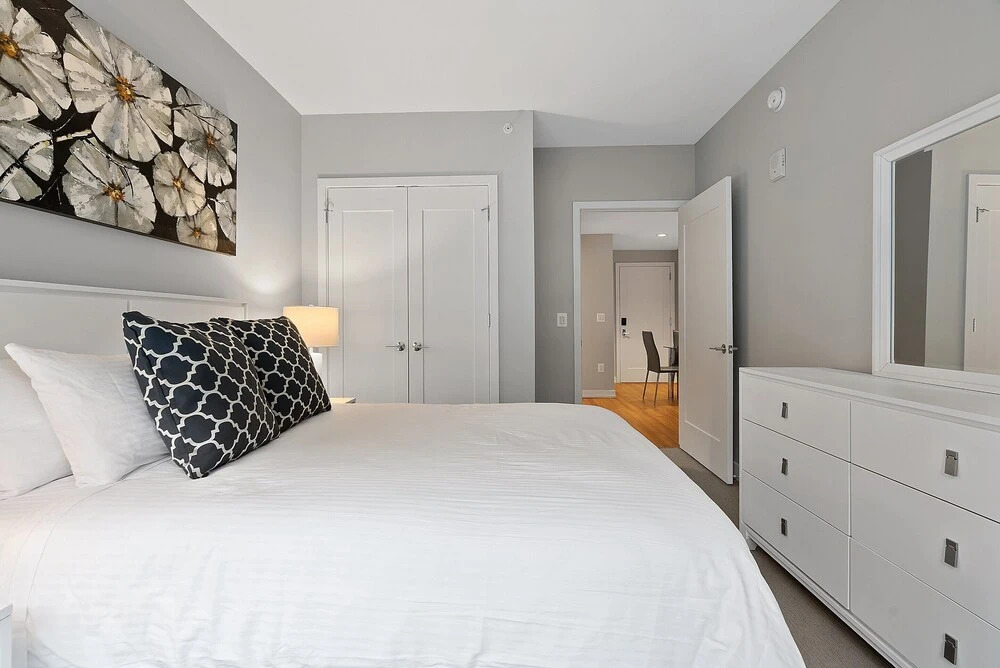 Global Luxury Suites Center City