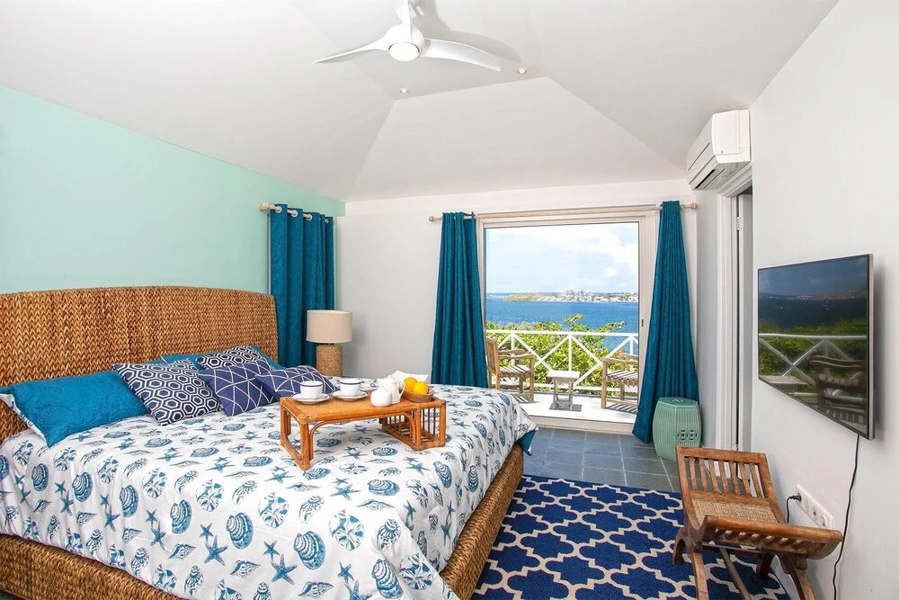 Ideal for Groups and Families, Path to Beach, Huge Pool, Exclusive Gated Community, AC, Wifi