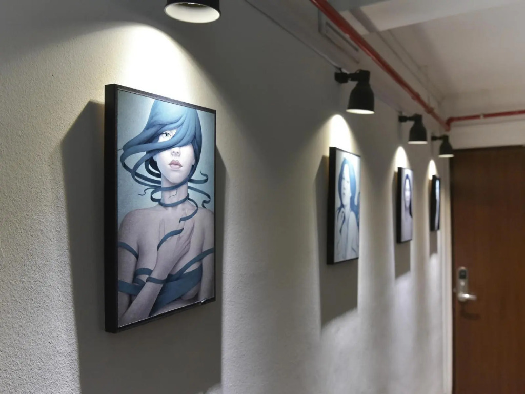 Chic Capsule Otel