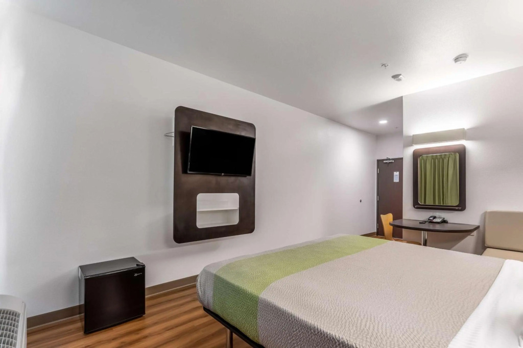 Motel 6-Las Vegas, NV - Motor Speedway