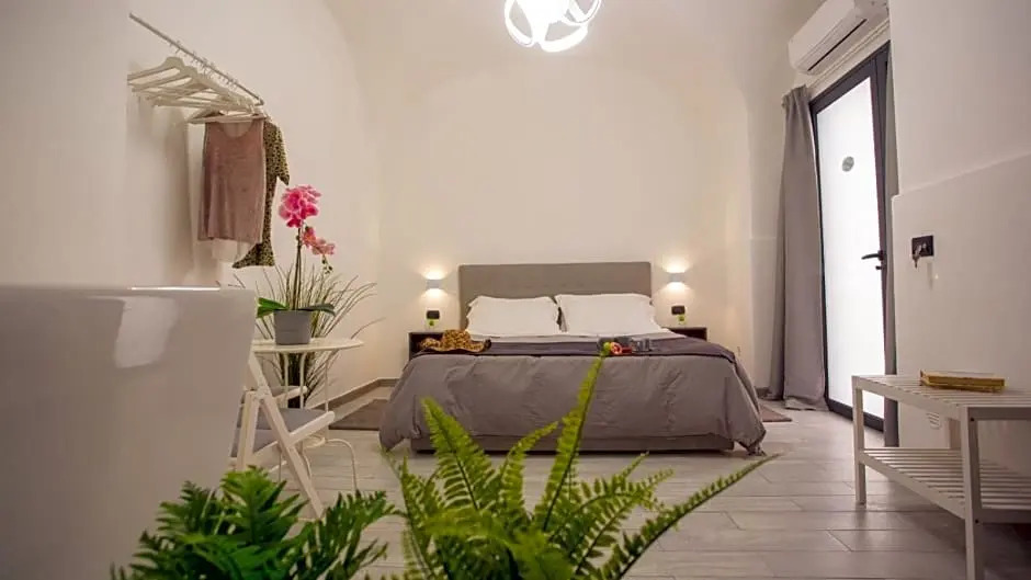 ETNEA 208 LUXURY JACUZZI SUITE Catania
