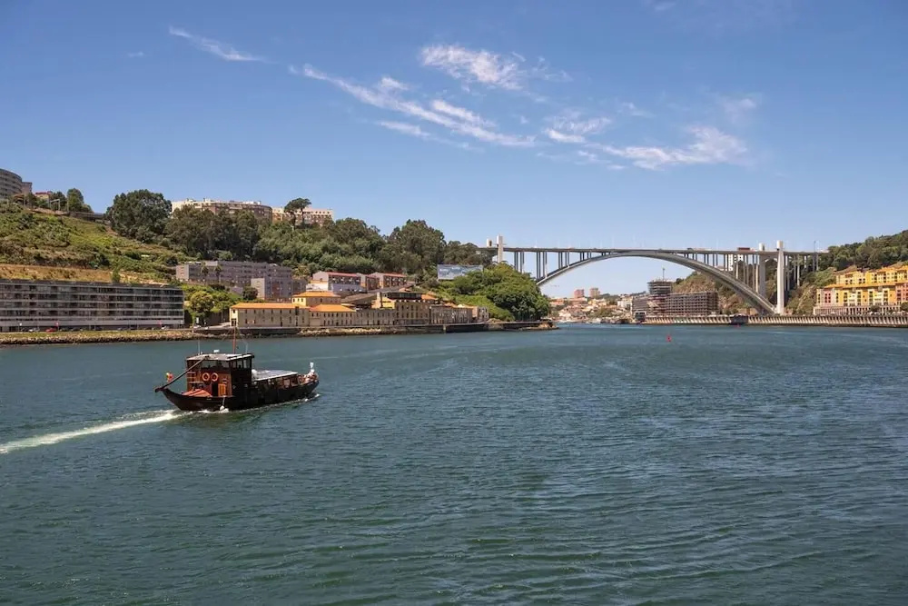 Lovely 1-bed Apartment in Porto, Portugal