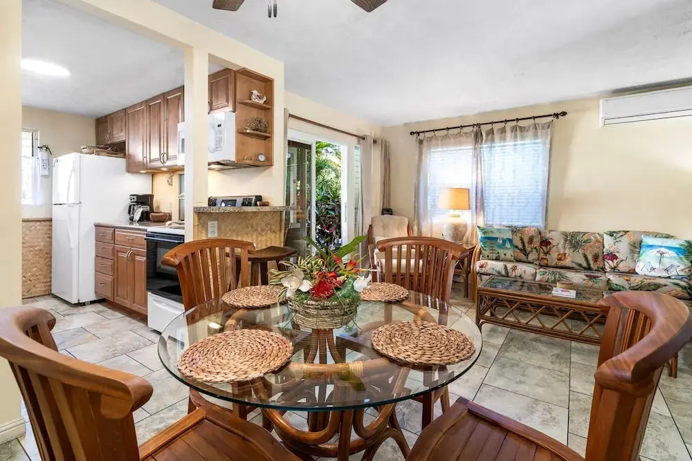 Steps From Lanai to Beach - AC & Wifi - Affordable- Vrkcv