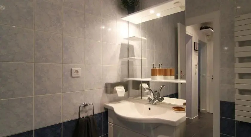 Champs-Elysées Design Apartment
