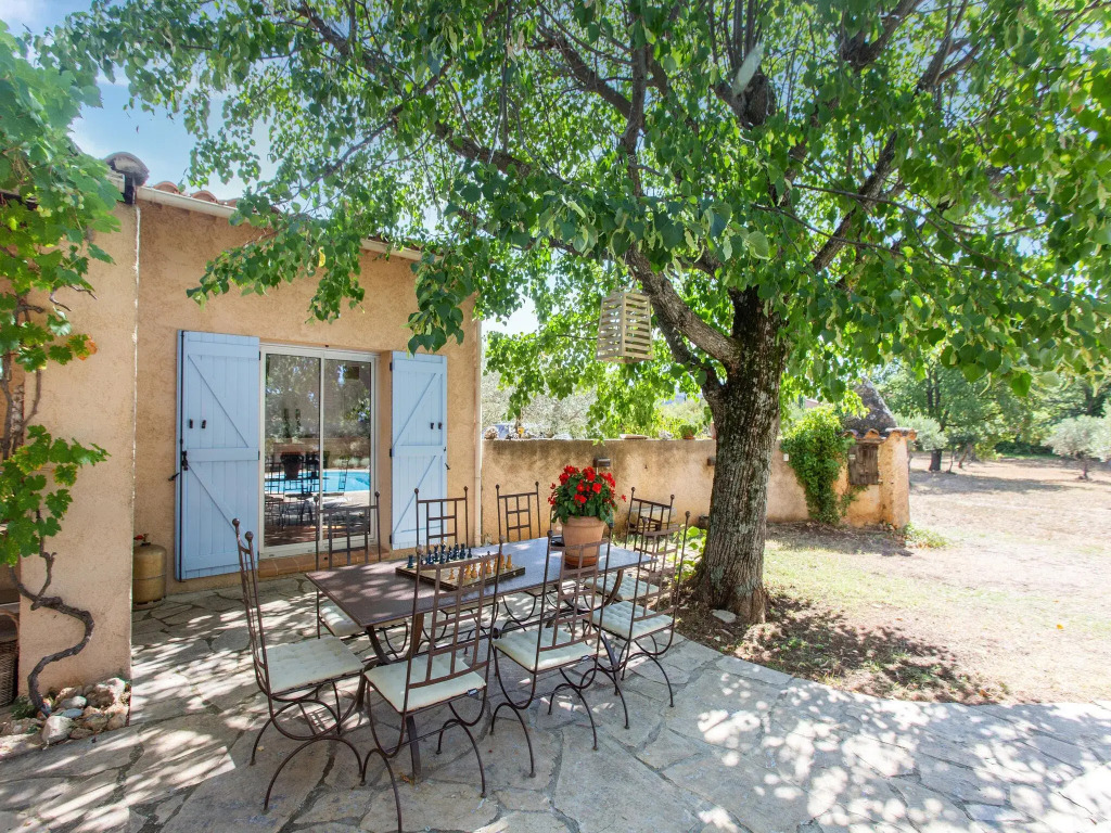 Very attractive detached villa with its own swimming pool
