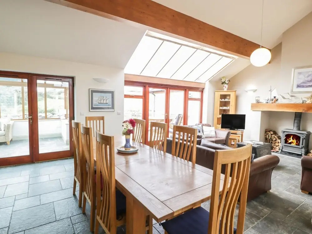 Manaros Cottage