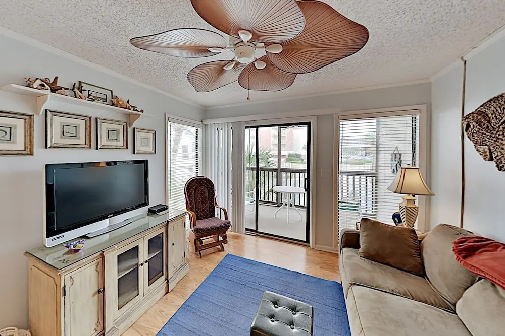 101seasc 3 Bedroom Condo