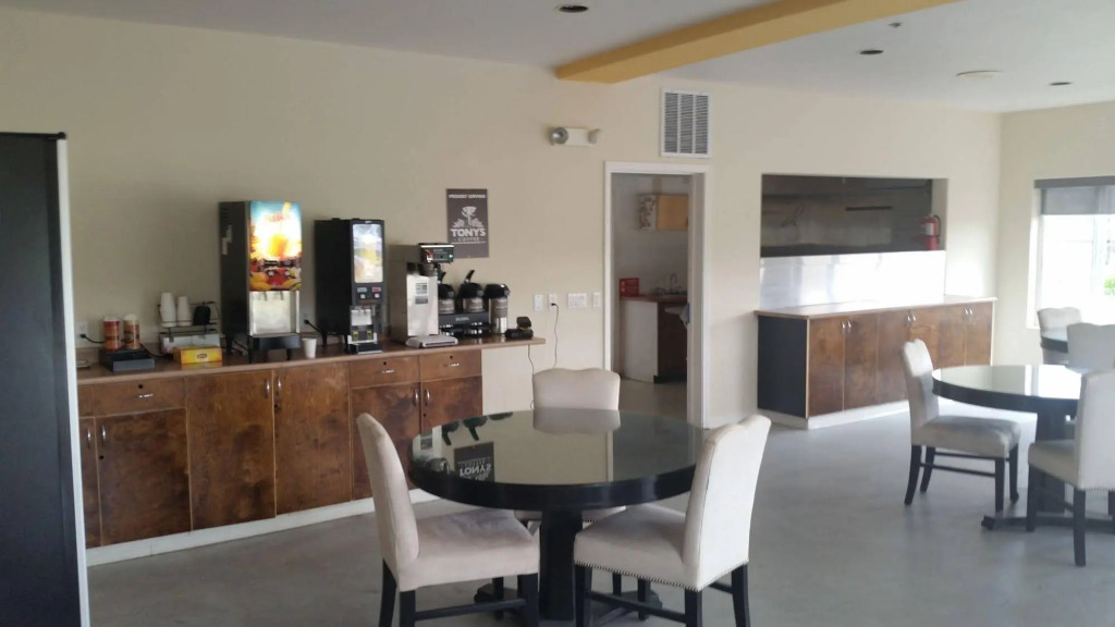Orca Inn Suites