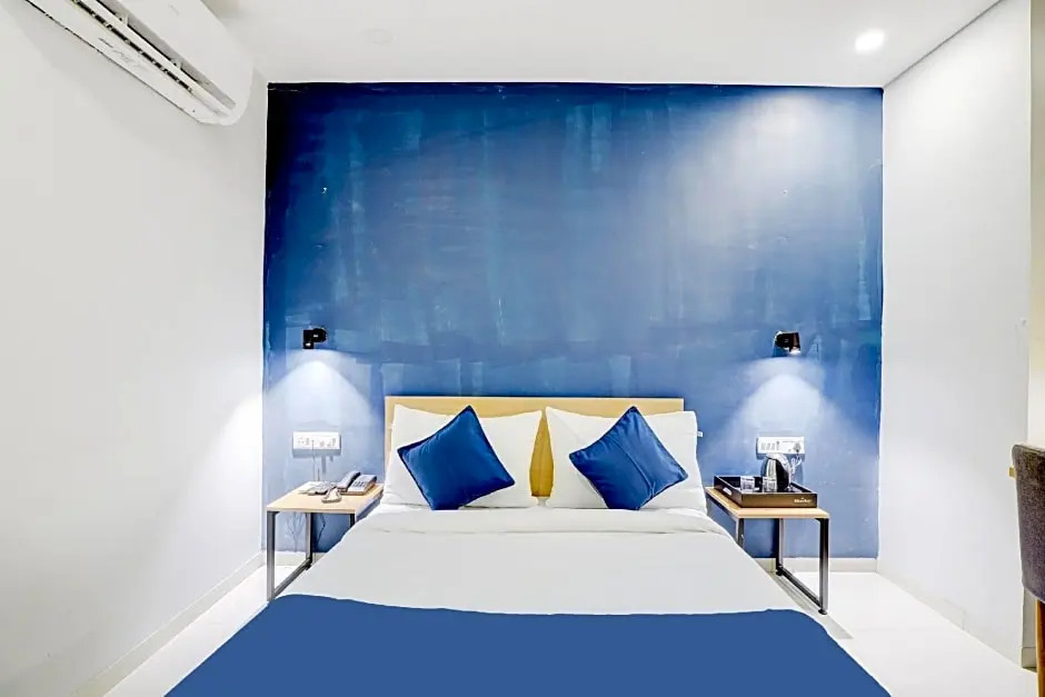 OYO SilverKey 80945 Ace Hotel