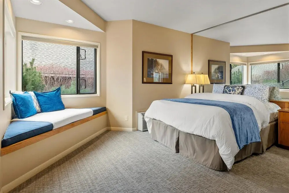 Riverview Hideaway