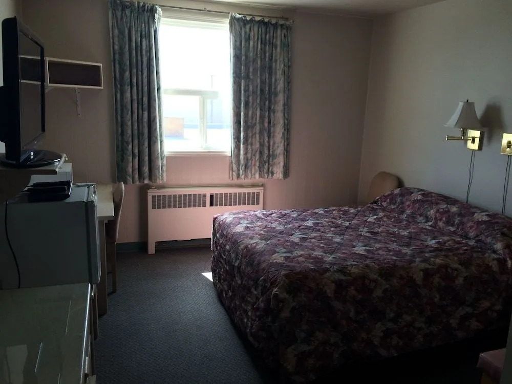 Swan Hills Hotel