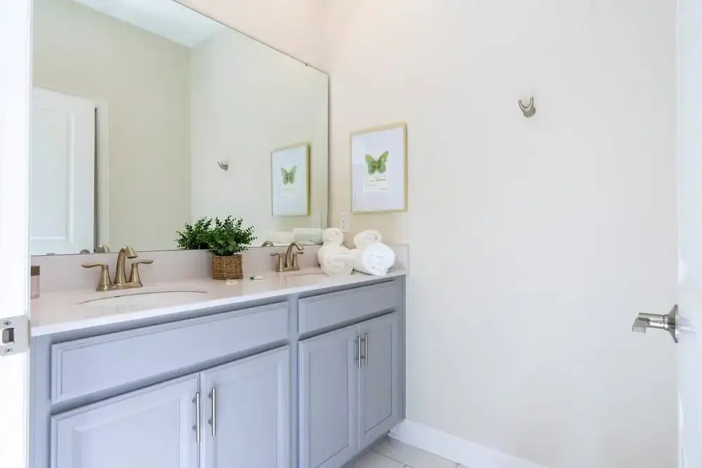 Luxurious Family-Friendly 5 Bd w/ Screened Pool & Close to Disney 2905