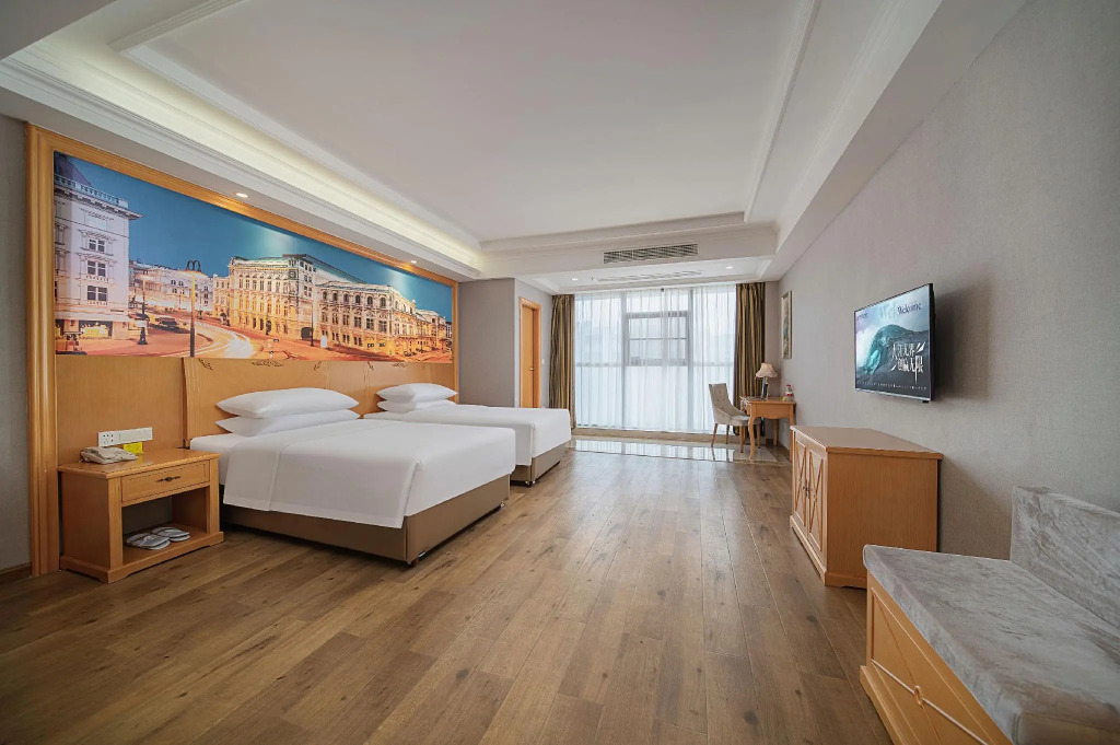 Vienna Hotel (Shenzhen Tianbao Road)