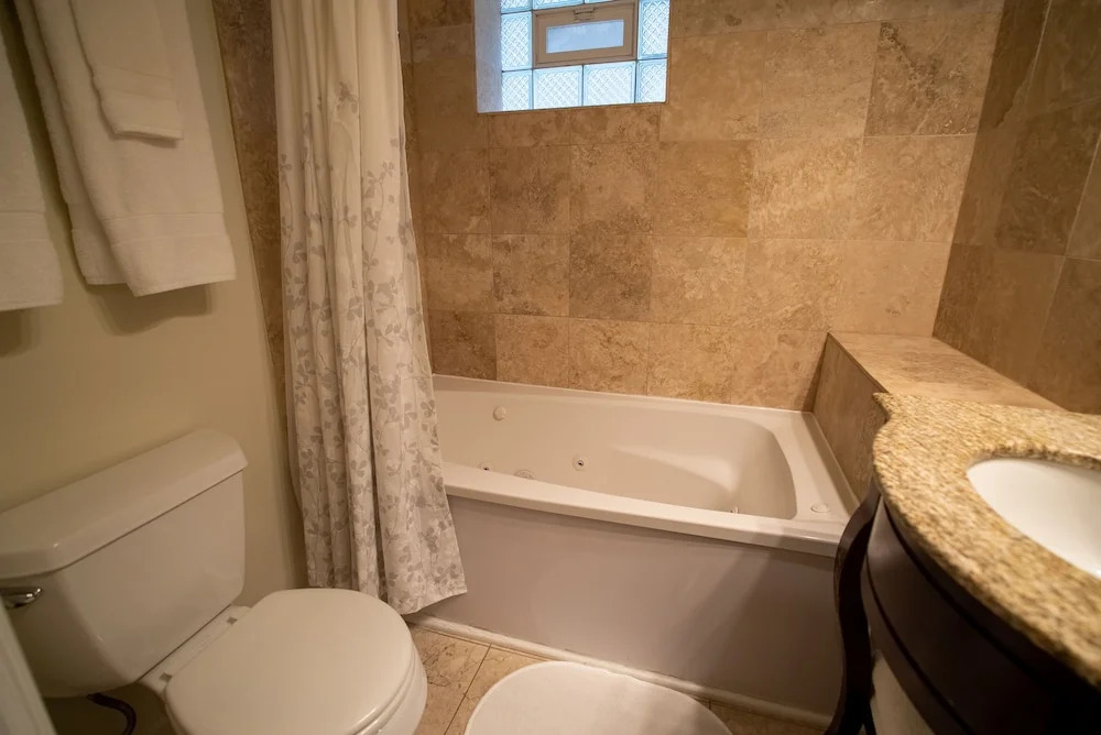 Old Town Suites Operated by Roscoe Village Guesthouse