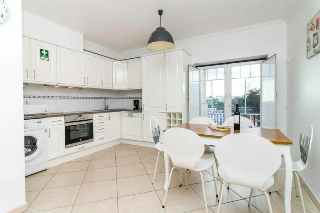 Oura Sunrise II Apartment by Stay-ici, Algarve Holiday Rental