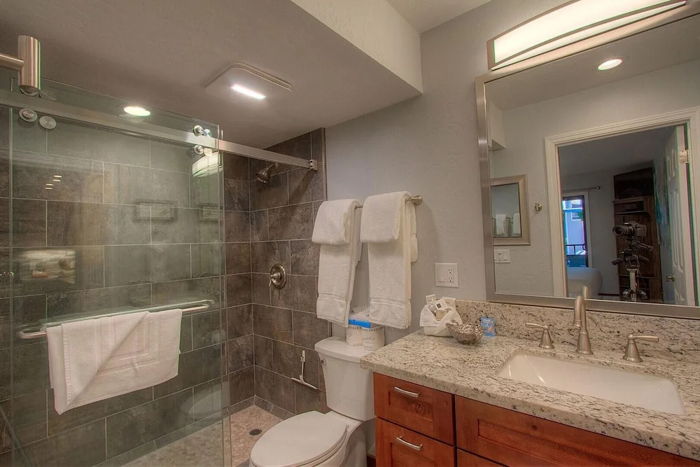 Heavenly Daze 1 Bedroom Condo by Redawning