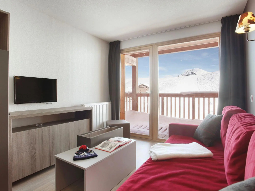 Modern apartment on the slopes in the extensive Paradiski