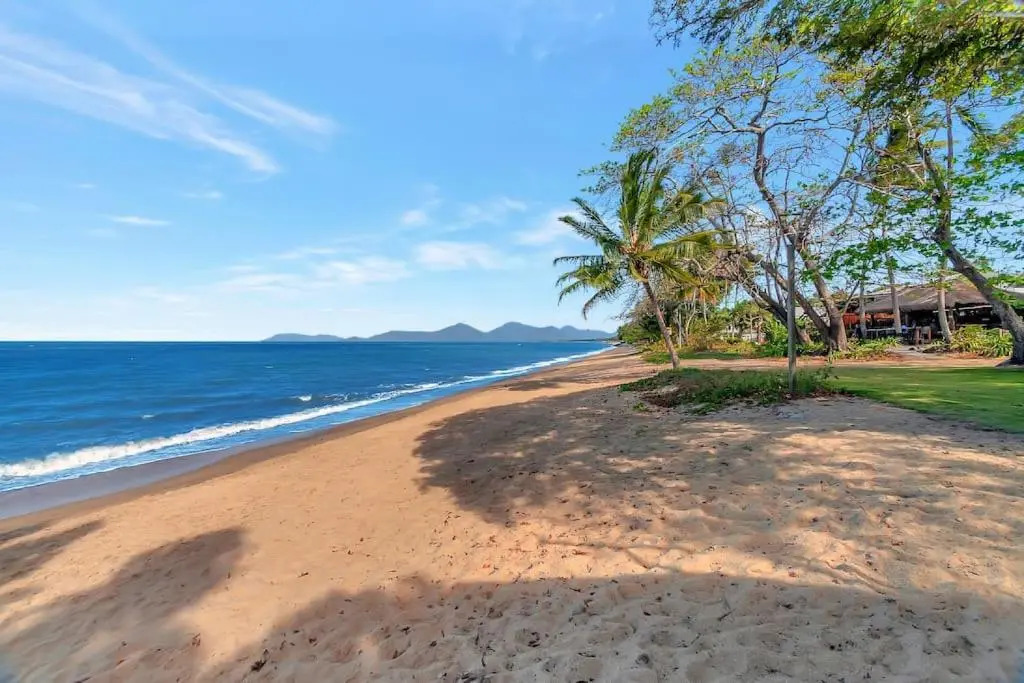 Absolute Beachfront House with Private Pool