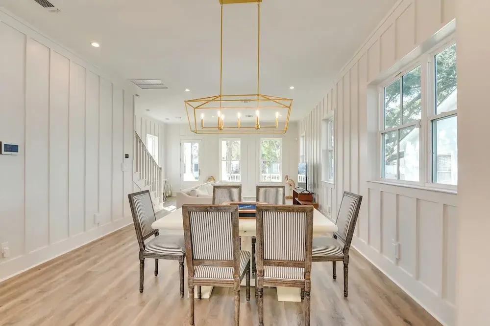 1 Mi to Ocean! Galveston Getaway w/ 2 Balconies