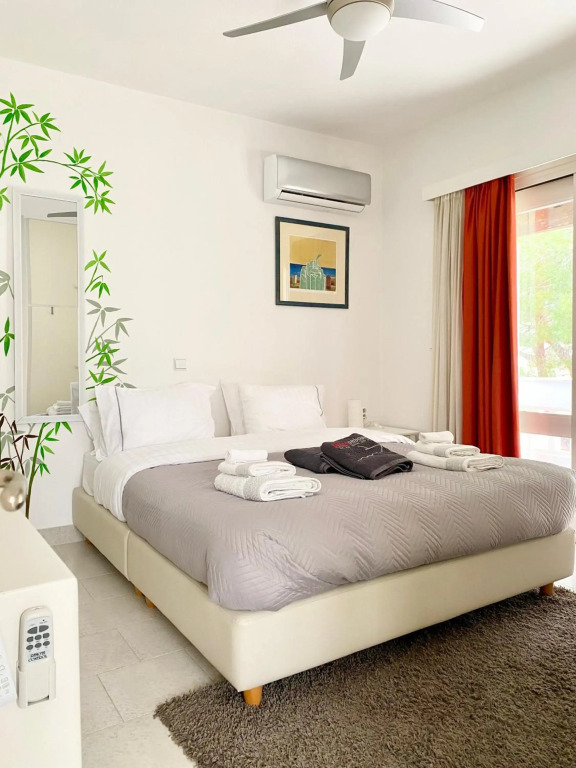 Villasonboard Dock Villa 3 Bed, 3 Bath, Canal, Greek Venice Porto Hydra