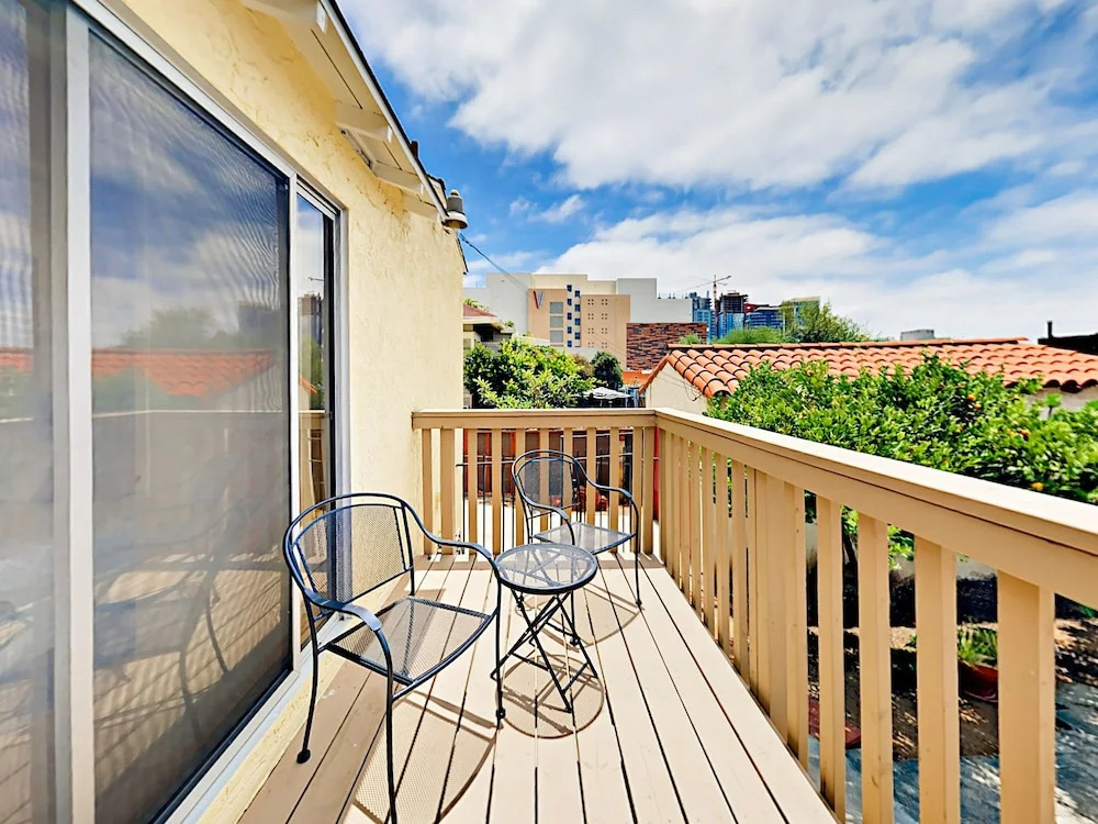 Little Italy Bungalow 3 Bedrooms 1.5 Bathroom Home