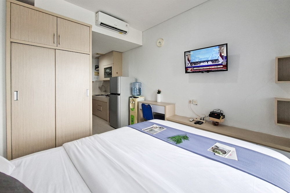 Wonderful Living Studio At Apartment Springwood Residence Tangerang